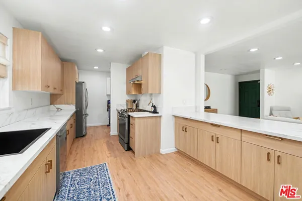 $1,050,000 | 2936 South Harvard Boulevard, Los Angeles, CA 90018