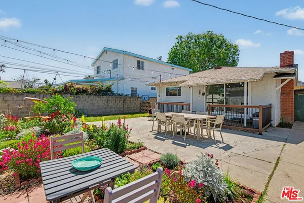 $1,050,000 | 2936 South Harvard Boulevard, Los Angeles, CA 90018