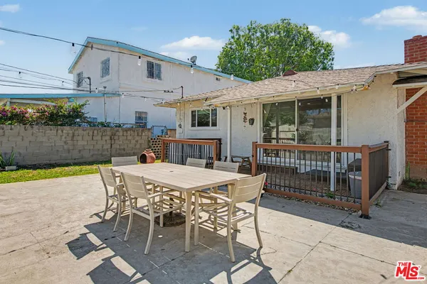 $1,050,000 | 2936 South Harvard Boulevard, Los Angeles, CA 90018