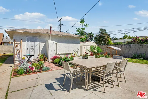 $1,050,000 | 2936 South Harvard Boulevard, Los Angeles, CA 90018