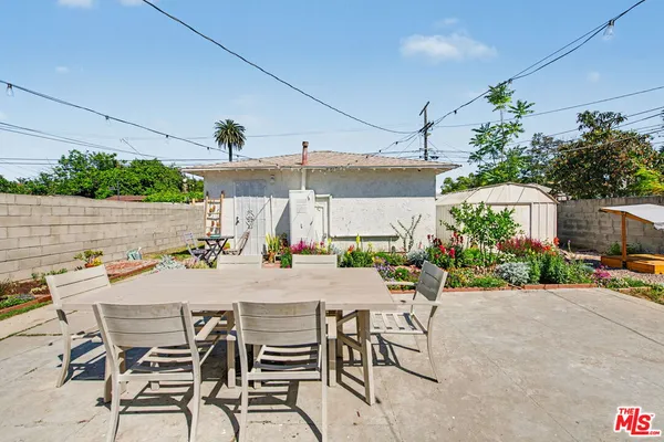 $1,050,000 | 2936 South Harvard Boulevard, Los Angeles, CA 90018