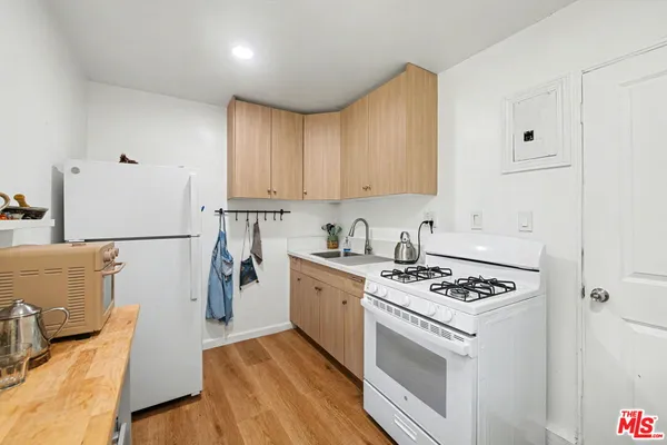 $1,050,000 | 2936 South Harvard Boulevard, Los Angeles, CA 90018