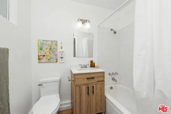$1,050,000 | 2936 South Harvard Boulevard, Los Angeles, CA 90018