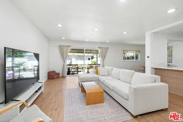 $1,050,000 | 2936 South Harvard Boulevard, Los Angeles, CA 90018