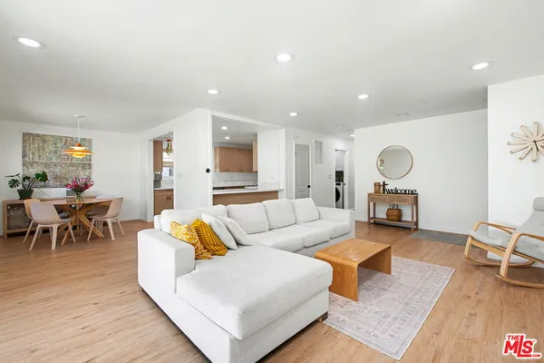 $1,050,000 | 2936 South Harvard Boulevard, Los Angeles, CA 90018
