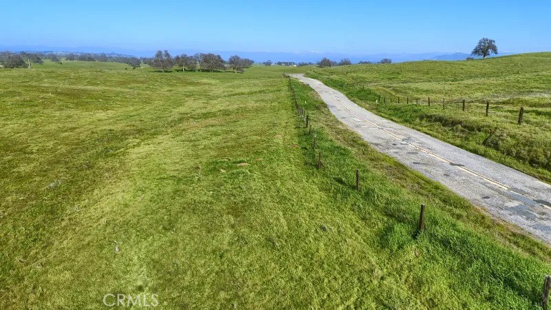 41 Highway 41 Friant, CA 93626 - Photo 14 of 22 a view of an ocean from a yard