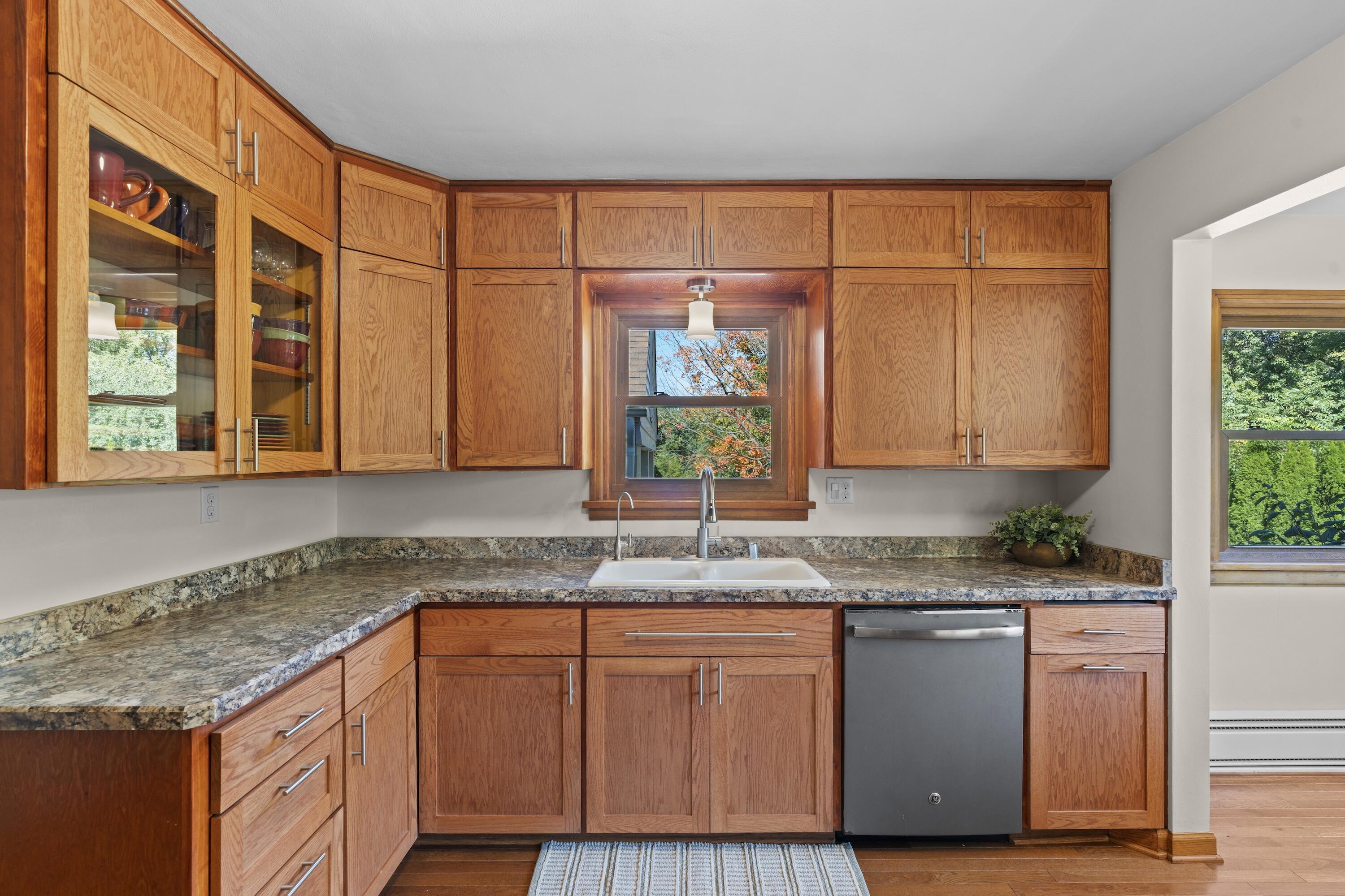 12312 West Mc Shane Road Franklin, WI 53132 - Photo 6 of 38 Kitchen