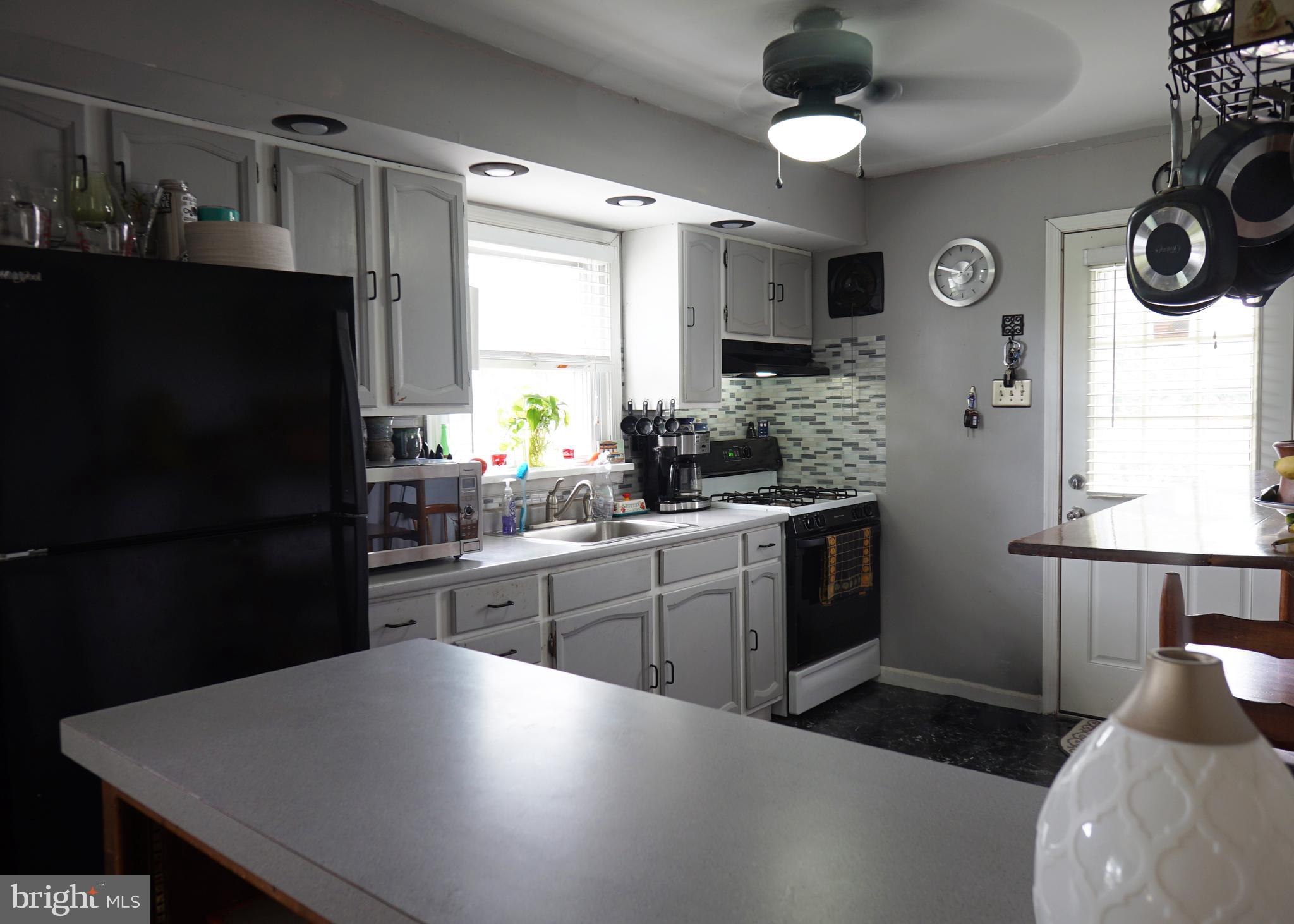 611 Manor Road Beverly, NJ 08010 - Photo 13 of 31