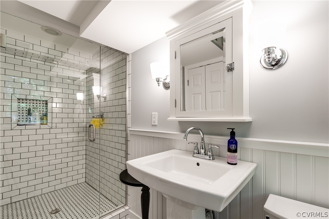 3744 Cheverly Road Richmond, VA 23225 - Photo 14 of 31 Brand new, lower level full bathroom.