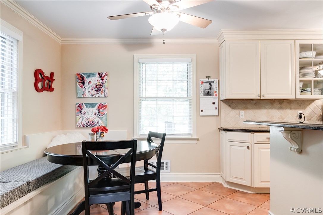 3744 Cheverly Road Richmond, VA 23225 - Photo 9 of 31 Custom-built Banquette