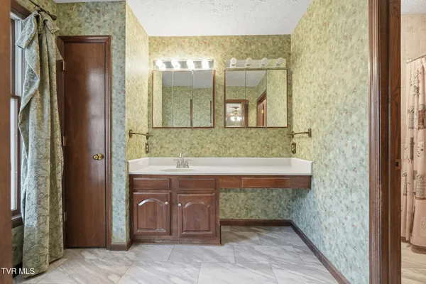 $315,000 | 113 West 2nd Street South, Big Stone Gap, VA 24219