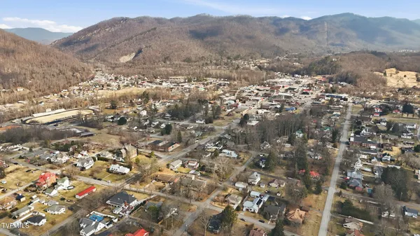 $315,000 | 113 West 2nd Street South, Big Stone Gap, VA 24219