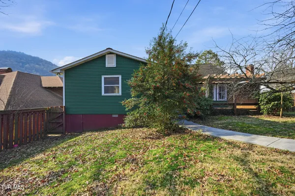 $315,000 | 113 West 2nd Street South, Big Stone Gap, VA 24219