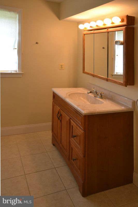 8111 Cedarville Road Brandywine, MD 20613 - Photo 6 of 28 Bath