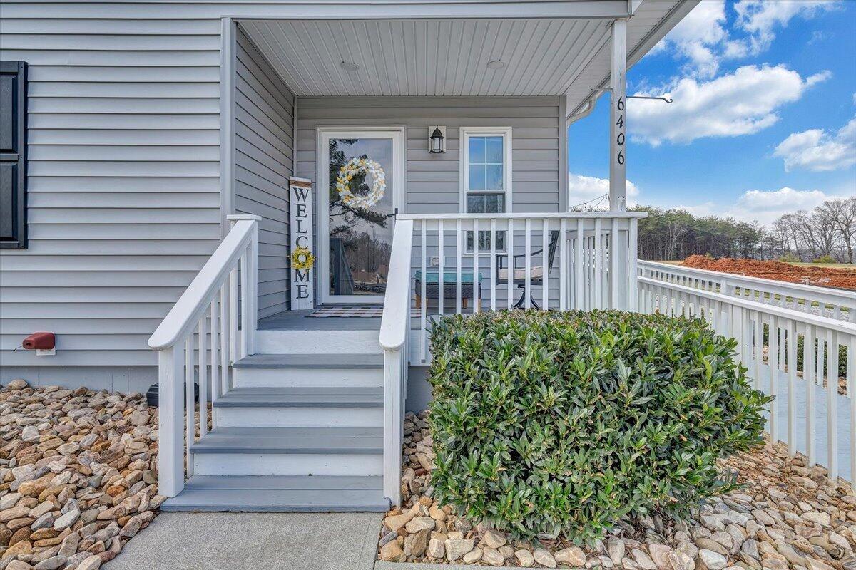 6406 Scruggs Road Moneta, VA 24121 - Photo 3 of 47 06-MIB03153