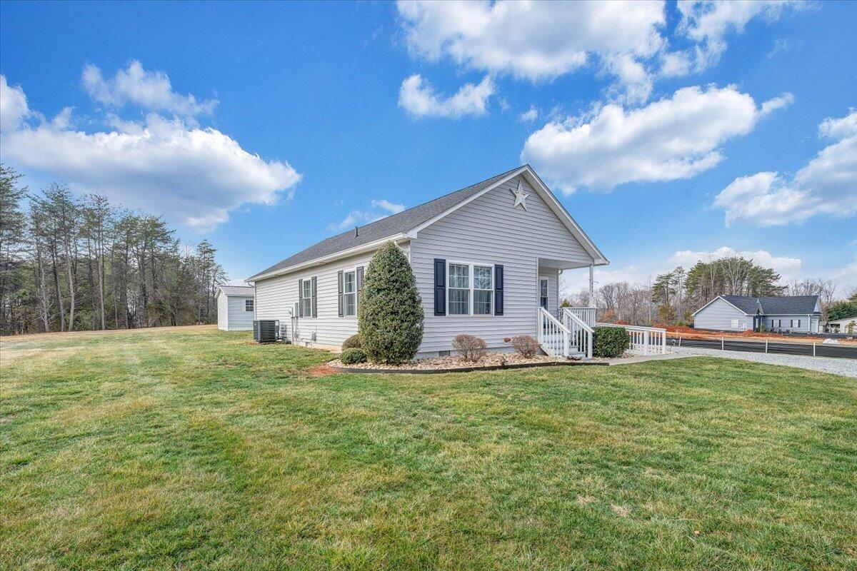 6406 Scruggs Road Moneta, VA 24121 - Photo 40 of 47 45-MIB03147