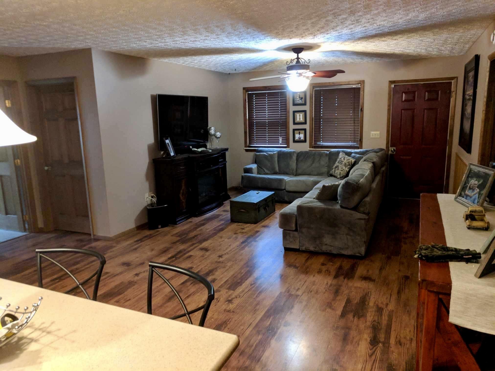 175 Memory Lane Grandview, TN 37337 - Photo 18 of 23 a living room with furniture and a flat screen tv