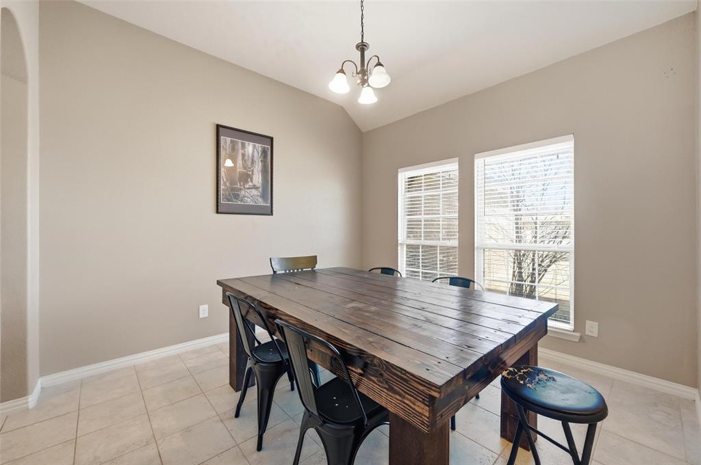 144 Brady Coleman Lane Springtown, TX 76082 - Photo 6 of 37