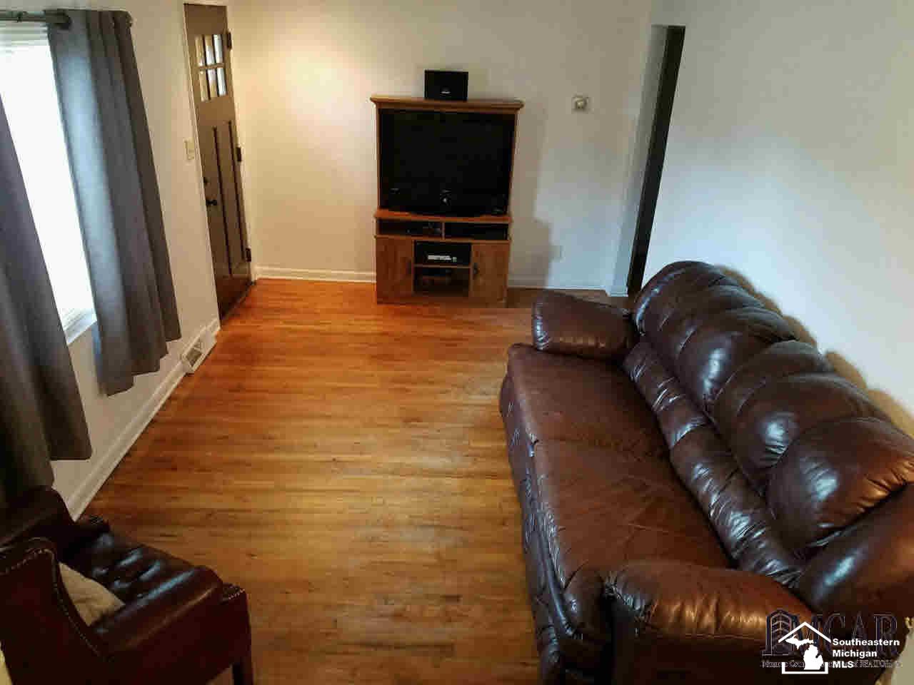 9819 Summerfield Road Temperance, MI 48182 - Photo 8 of 23 Family Room