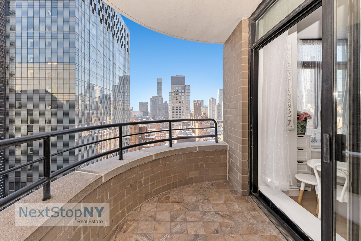 400 East 70th Street, Unit 2501 Manhattan, NY 10021 - Photo 7 of 9