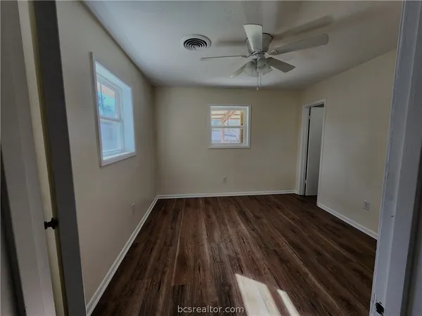 $367,900 | 1405 Broadmoor Drive, Bryan, TX 77802