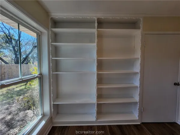 $367,900 | 1405 Broadmoor Drive, Bryan, TX 77802