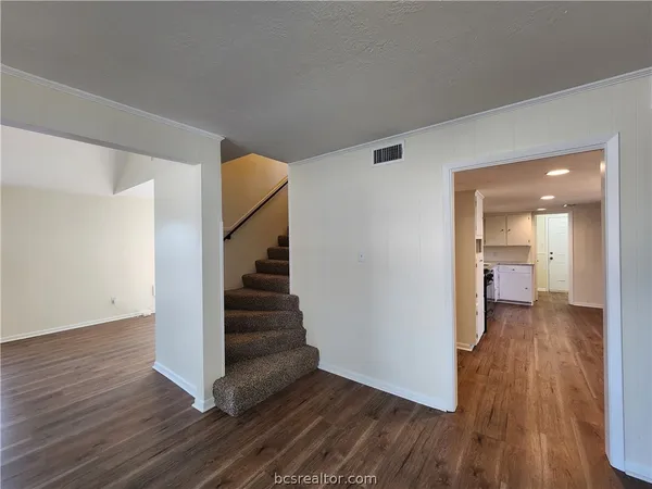 $367,900 | 1405 Broadmoor Drive, Bryan, TX 77802