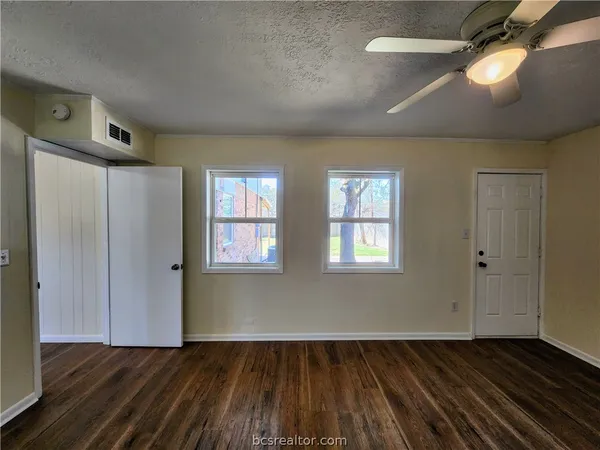 $367,900 | 1405 Broadmoor Drive, Bryan, TX 77802