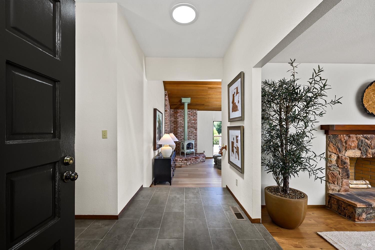 7595 Giusti Road Forestville, CA 95436 - Photo 6 of 41 a view of living room