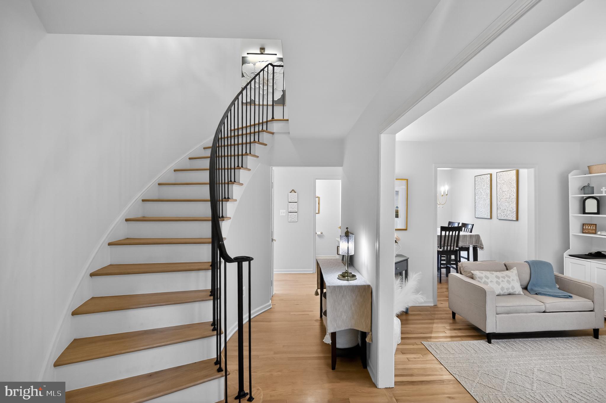 6027 Queenston Street Springfield, VA 22152 - Photo 4 of 34 Stunning curved staircase