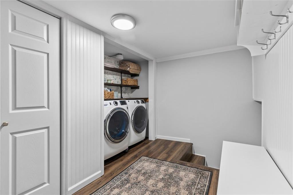 8 Court Place McKees Rocks, PA 15136 - Photo 21 of 32 a utility room with dryer and washer