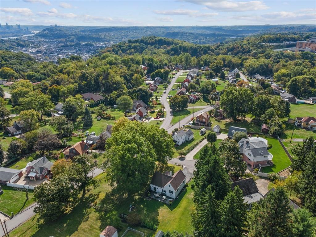 8 Court Place McKees Rocks, PA 15136 - Photo 31 of 32 an aerial view of multiple house