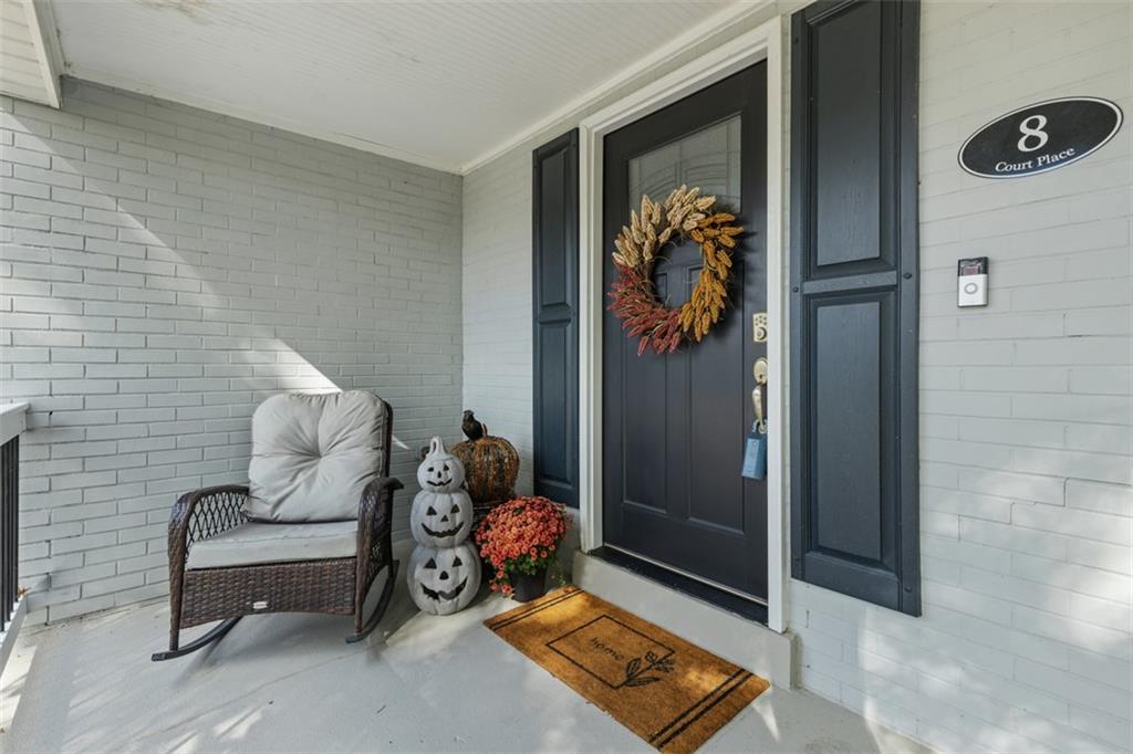 8 Court Place McKees Rocks, PA 15136 - Photo 4 of 32 a bedroom with a bed and a painting on the wall