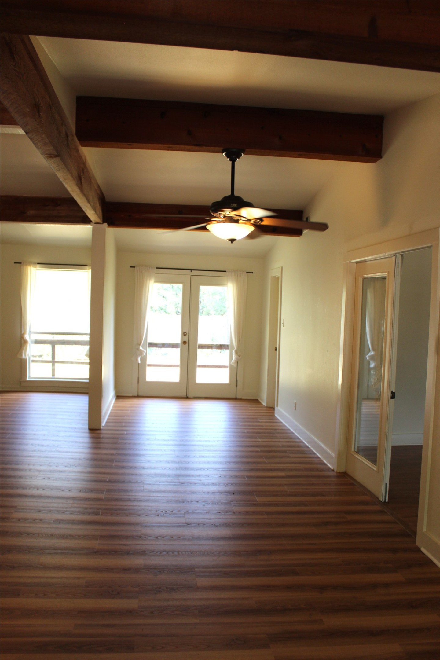 630 Hillsedge Road Wimberley, TX 78676 - Photo 4 of 22 Gallery Image 4