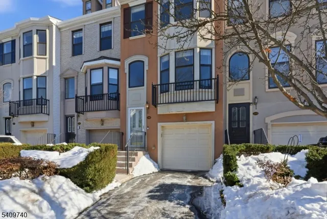 $680,000 | 334 Winthrop Drive, Nutley, NJ 07110