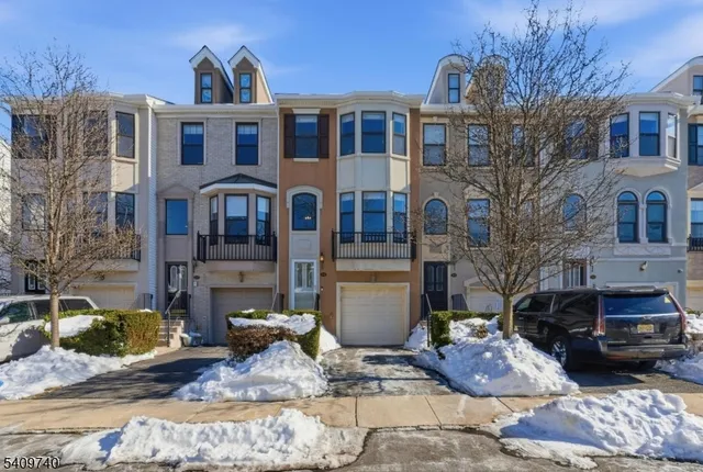 $680,000 | 334 Winthrop Drive, Nutley, NJ 07110