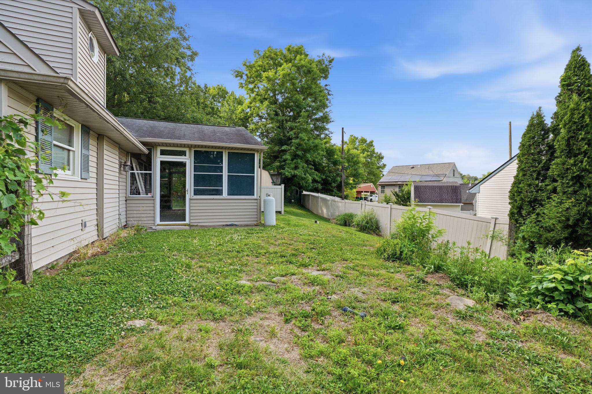 2 Quay Road Levittown, PA 19057 - Photo 30 of 32
