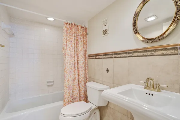 $250,000 | 1009 North Ocean Boulevard, Unit 112, Pompano Beach, FL 33062