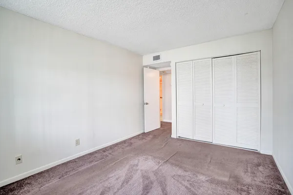 $250,000 | 1009 North Ocean Boulevard, Unit 112, Pompano Beach, FL 33062