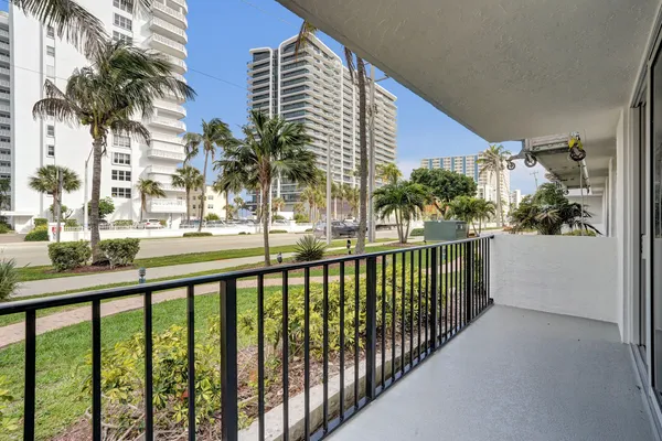 $250,000 | 1009 North Ocean Boulevard, Unit 112, Pompano Beach, FL 33062