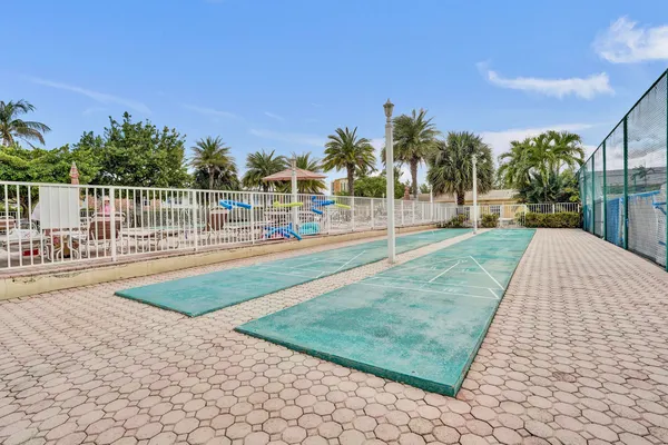 $250,000 | 1009 North Ocean Boulevard, Unit 112, Pompano Beach, FL 33062