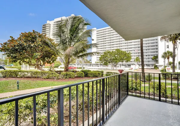 $250,000 | 1009 North Ocean Boulevard, Unit 112, Pompano Beach, FL 33062