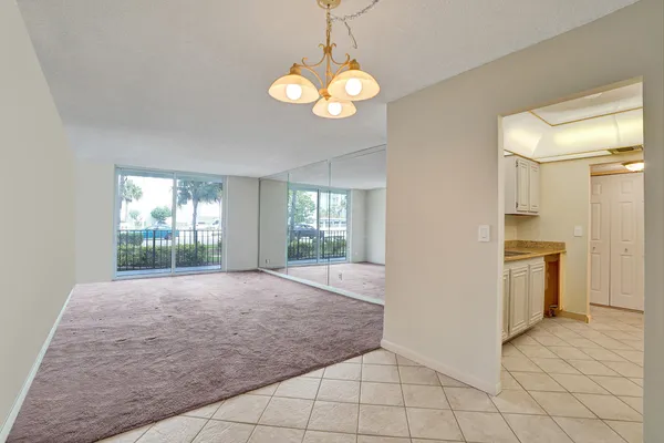 $250,000 | 1009 North Ocean Boulevard, Unit 112, Pompano Beach, FL 33062
