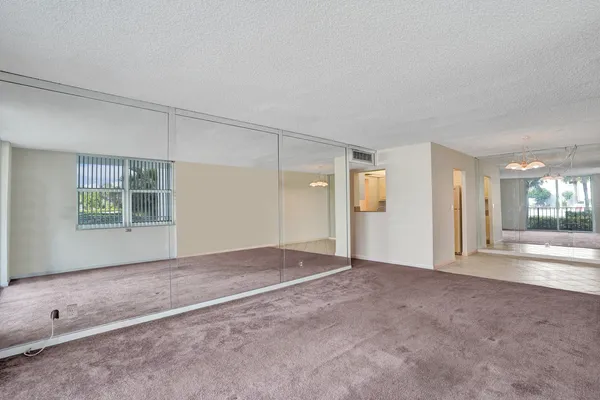 $250,000 | 1009 North Ocean Boulevard, Unit 112, Pompano Beach, FL 33062