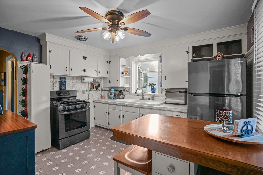 25 Trieste Street Pawtucket, RI 02860 - Photo 16 of 28