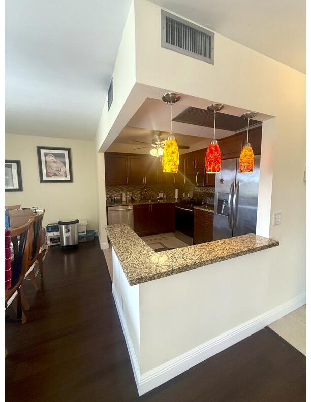 162 Preston F Boca Raton, FL 33434 - Photo 15 of 26 Viewintokitchen