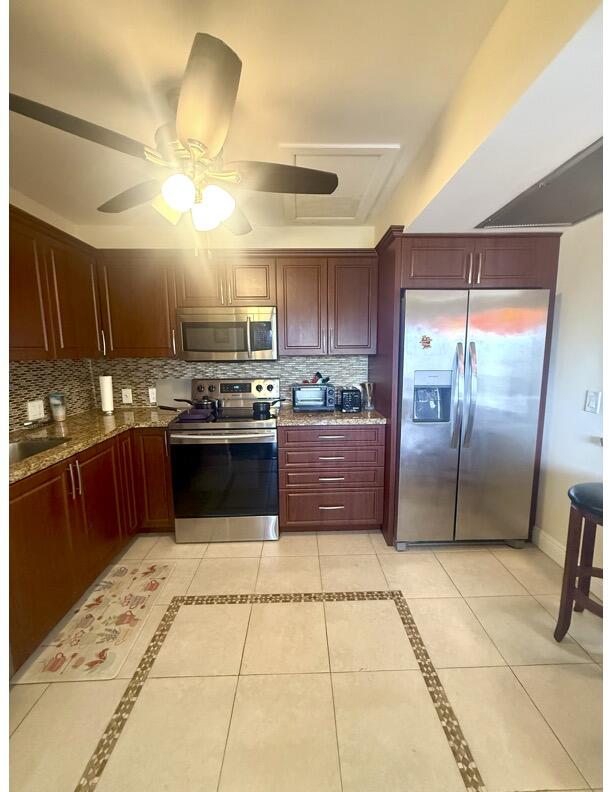 162 Preston F Boca Raton, FL 33434 - Photo 16 of 26 kitchenfacingIN