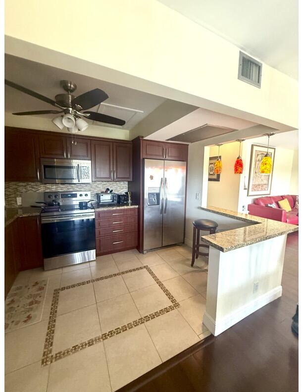 162 Preston F Boca Raton, FL 33434 - Photo 17 of 26 KitchenfromdiningRoom