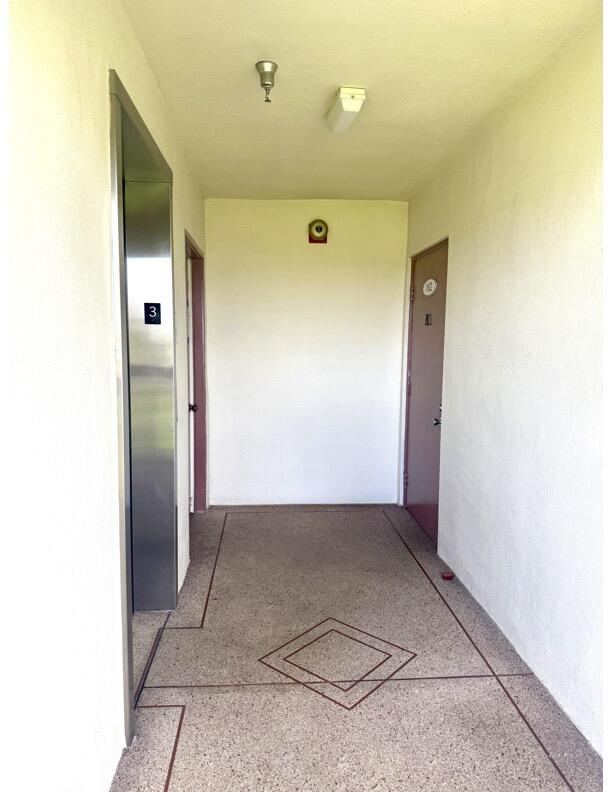 162 Preston F Boca Raton, FL 33434 - Photo 2 of 26 Frontdoorhallway