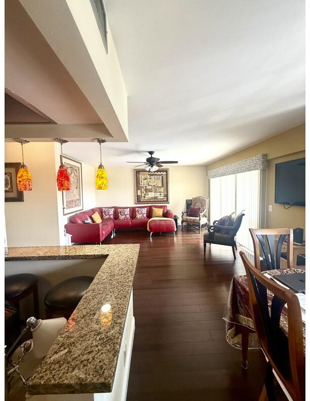 162 Preston F Boca Raton, FL 33434 - Photo 10 of 26 Ktichen:dining:LR